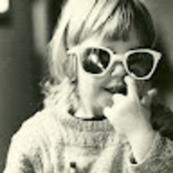 Meet your Posher, Lucía - Picture 1 of 1